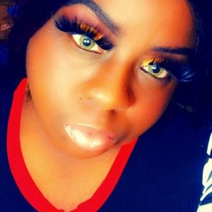 Claudia glam please check me out